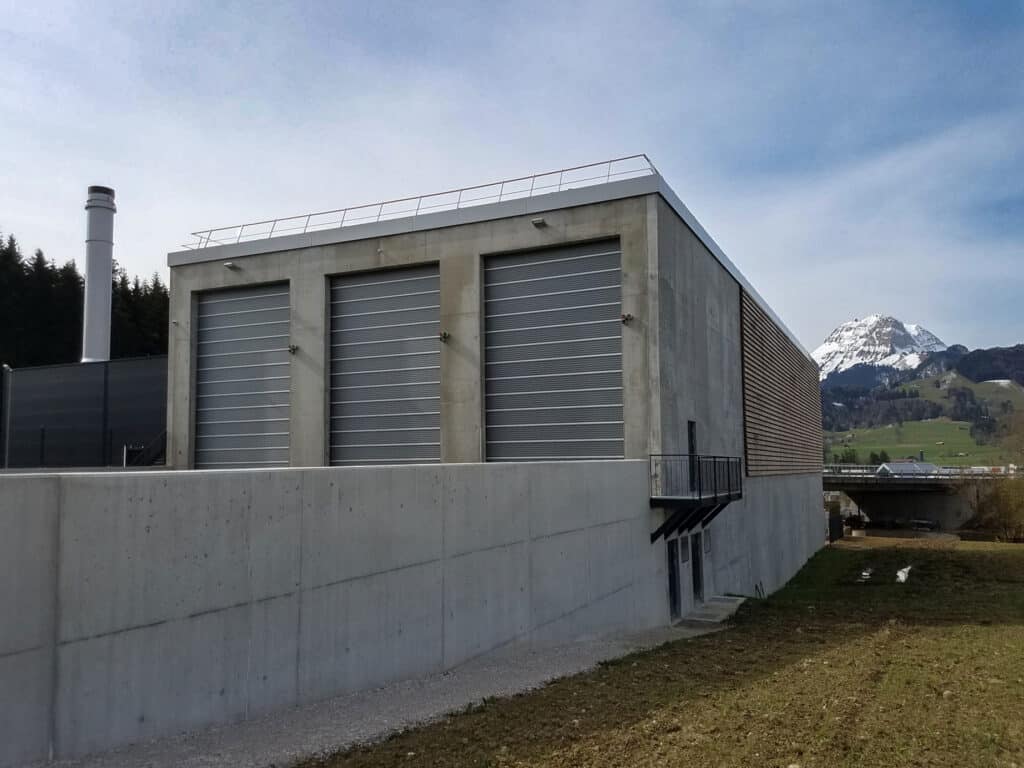 Portes et portails pour l'habitat et l'industrie