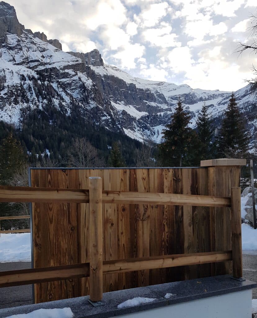 Portail En Vieux Bois 1 1 828x1024