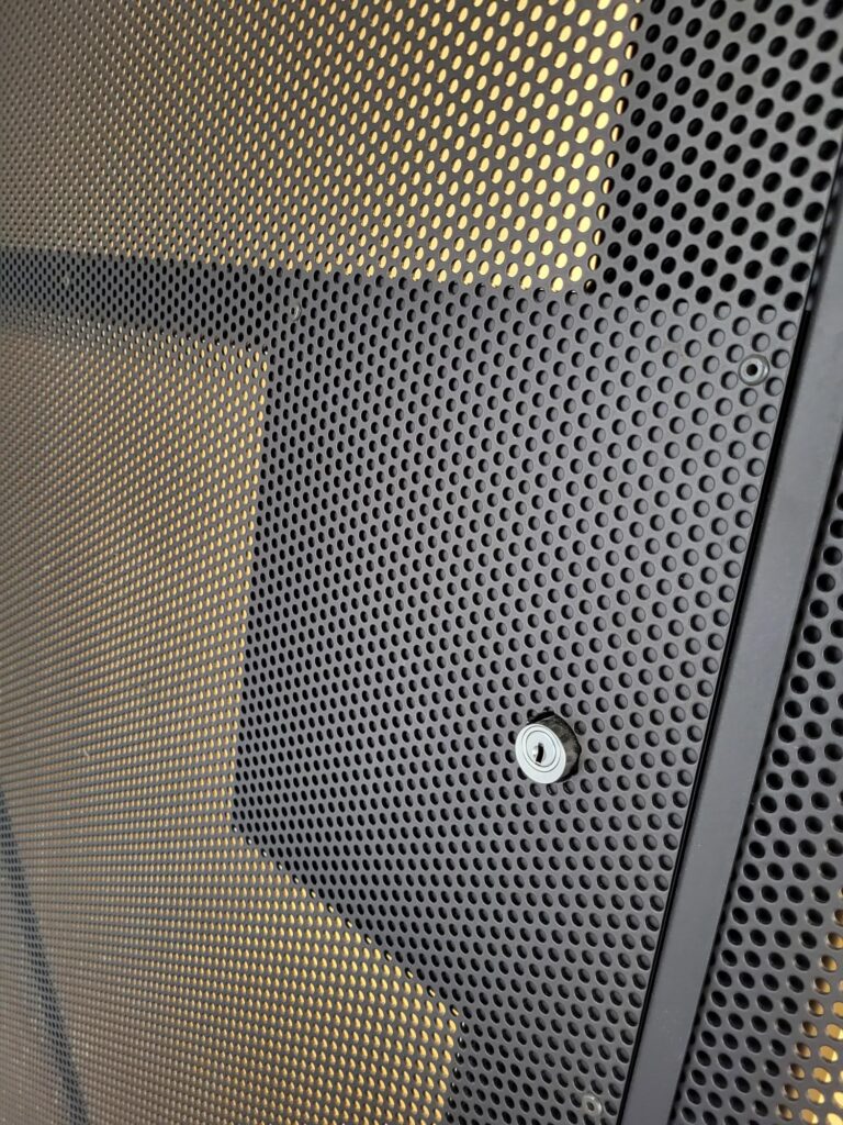 Porte Coulissante Avec Remplissage Perfore 1 768x1024