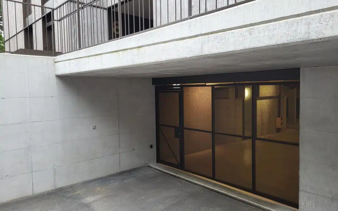 Schiebetüre für öffentliche oder private Parkplätze
