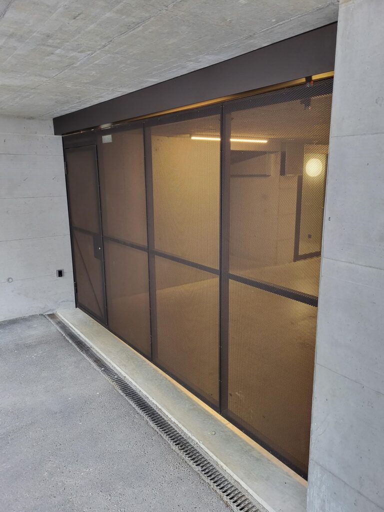 Porte Coulissante Avec Remplissage Perfore 4 768x1024