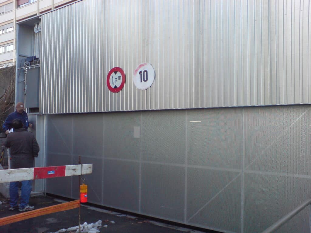 Porte Guillotine A Cables Avec Contrepoids Motorise 4 1024x768