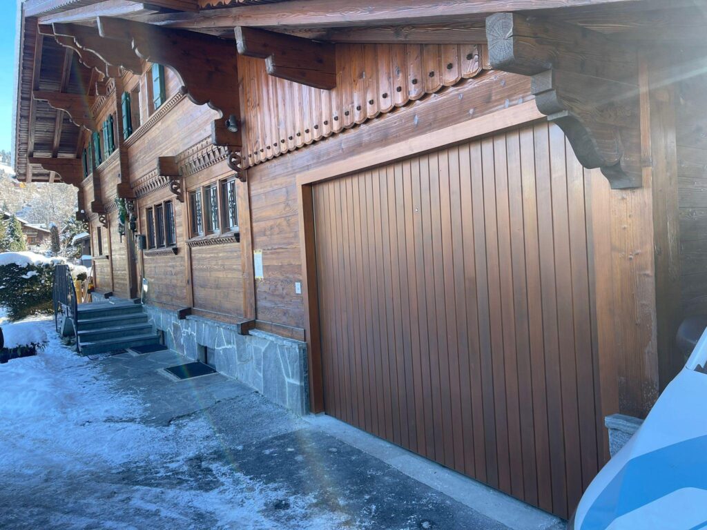 Porte Basculante Remplissage Bois 1024x768