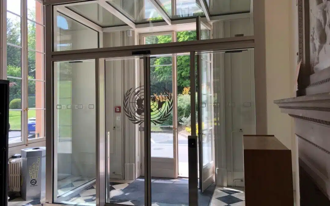 Hochsicherheitsschleuse mit automatischer Türe für die UNO