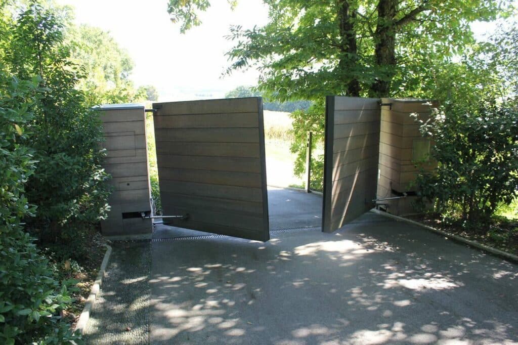 PortailBattantDeportee1 1024x682