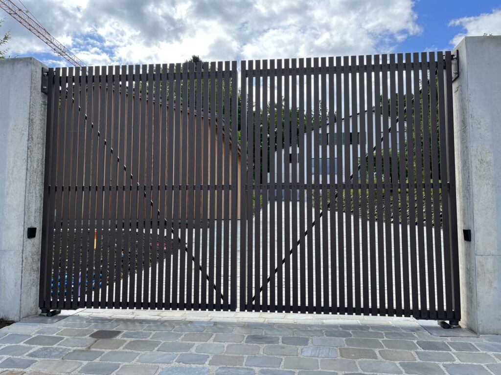 Portails A Vantaux Avec Controle Dacces 2 1024x768